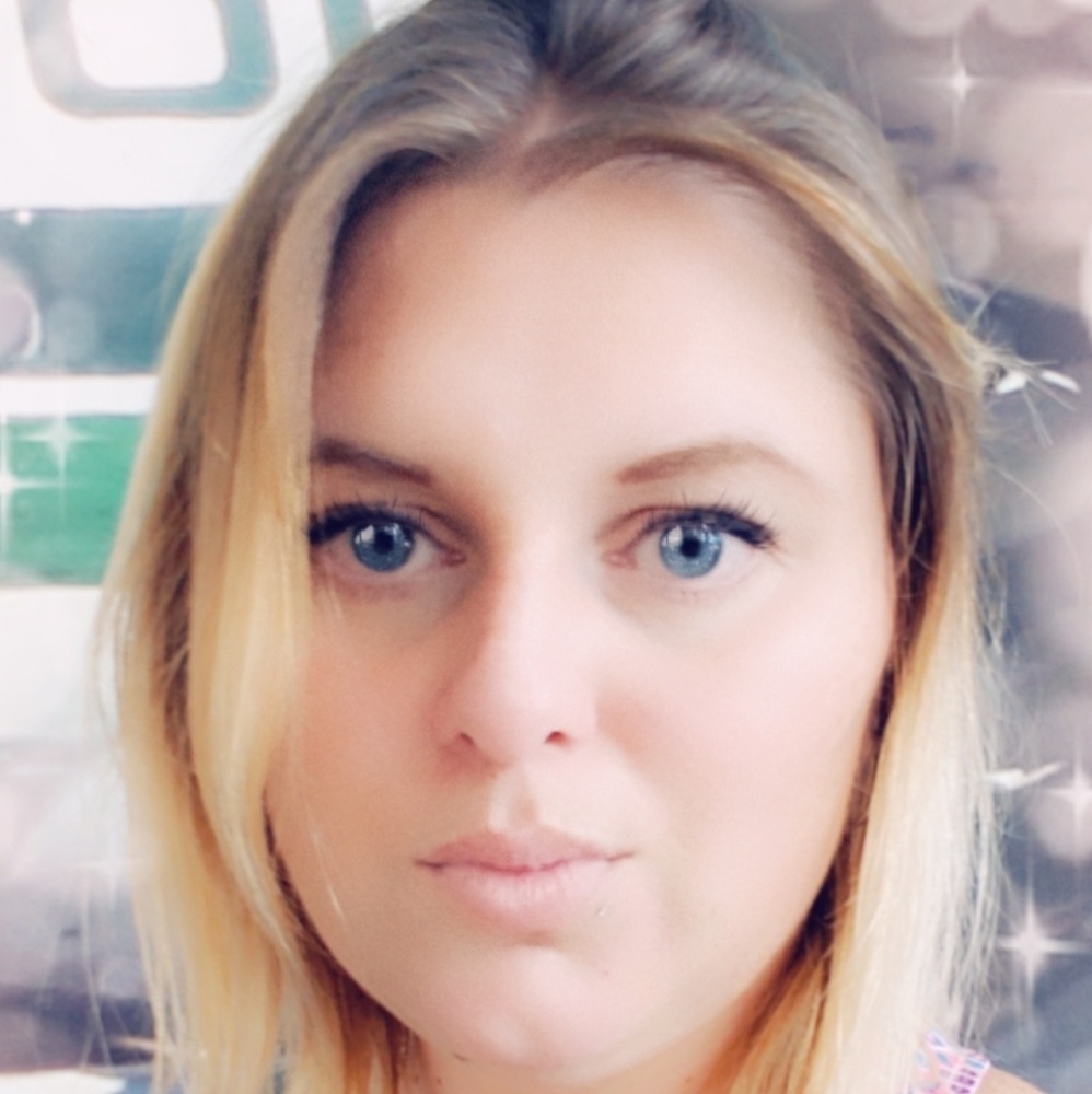 Meet your Posher, Jenn